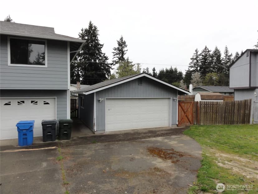 Property photo for 523 160th Street E, Tacoma photo 2