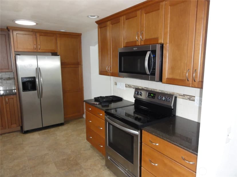 Property photo for 523 160th Street E, Tacoma photo 7