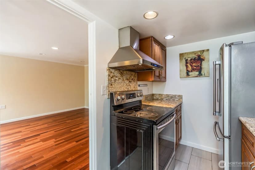 Property photo for 1800 Taylor Avenue N #305, Seattle photo 9