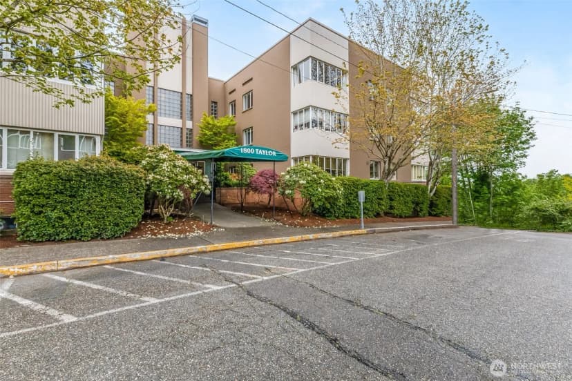 Property photo for 1800 Taylor Avenue N #305, Seattle photo 5