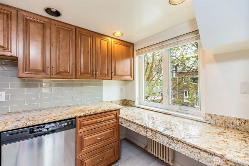 Property photo for 1800 Taylor Avenue N #305, Seattle photo 8