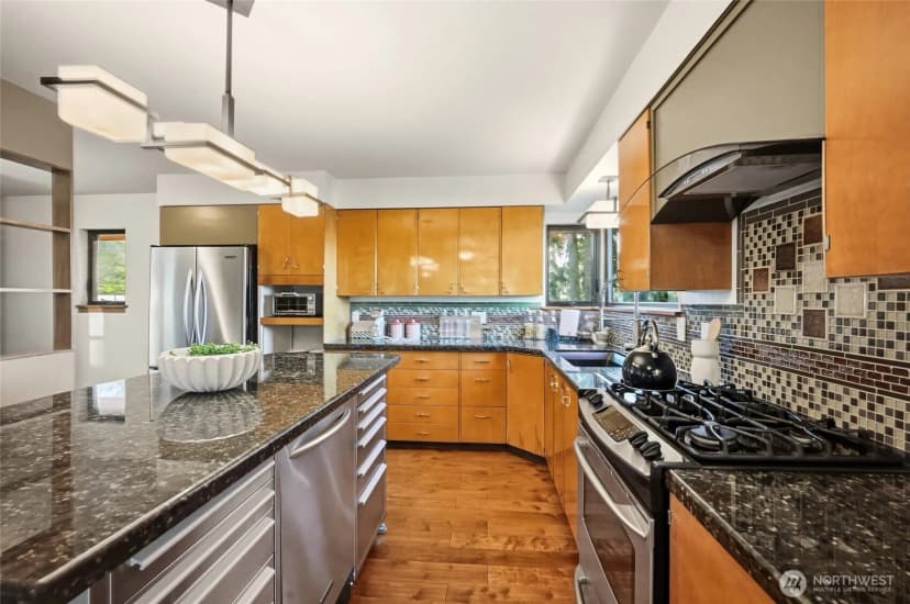Property photo for 525 Kenosia Avenue S, Kent photo 10