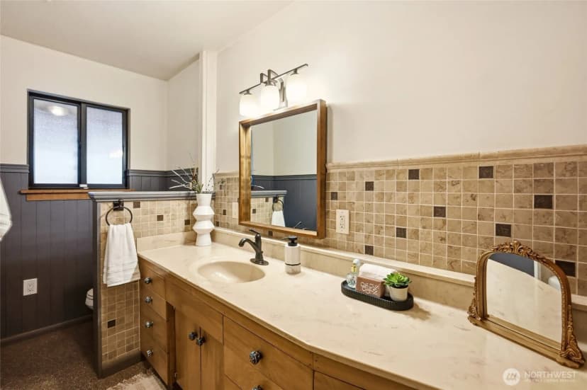 Property photo for 525 Kenosia Avenue S, Kent photo 18
