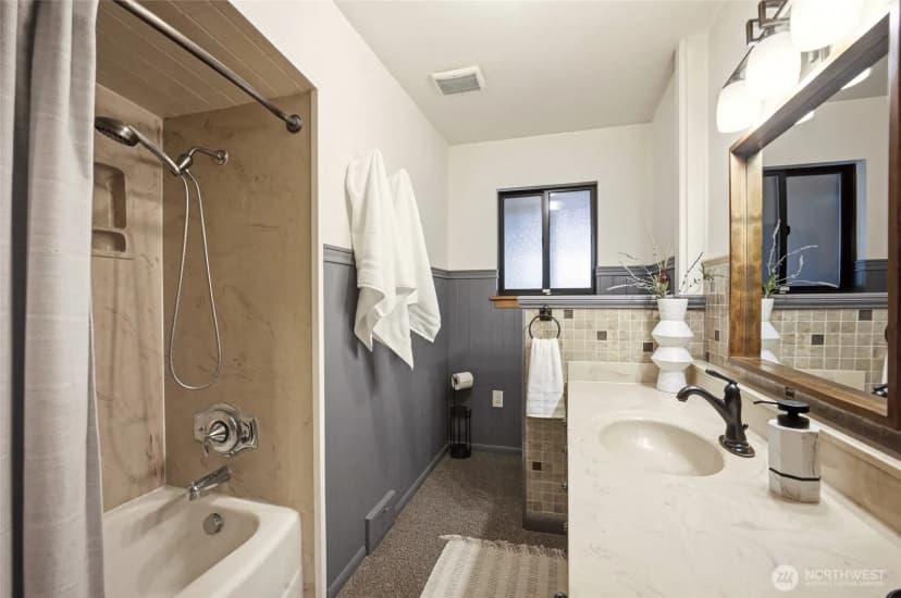 Property photo for 525 Kenosia Avenue S, Kent photo 17