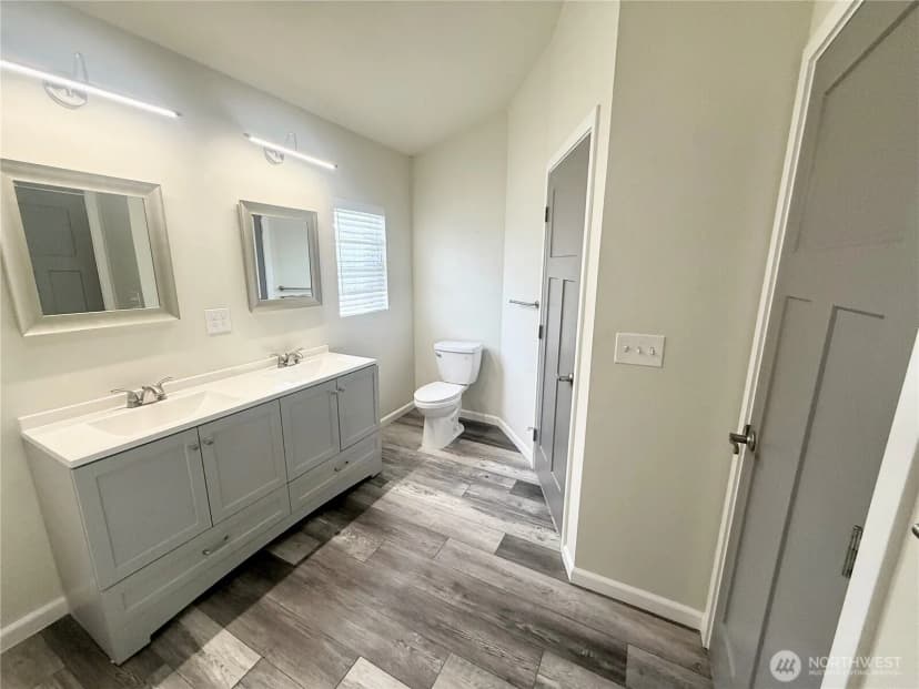 Property photo for 5016 Tacoma Mall Blvd, Tacoma photo 31