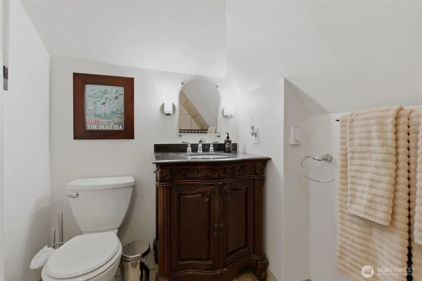 Property photo for 9272 Fauntleroy Way Sw, Seattle photo 19