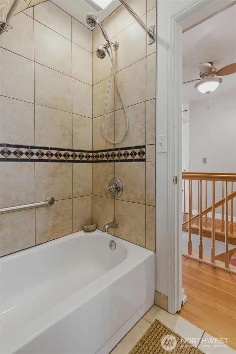 Property photo for 9272 Fauntleroy Way Sw, Seattle photo 20