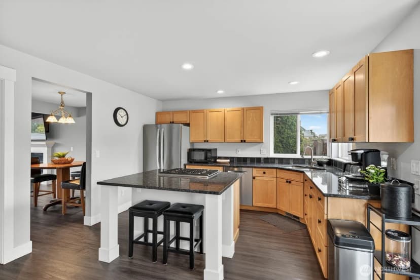 Property photo for 2215 37th Court, Anacortes photo 8