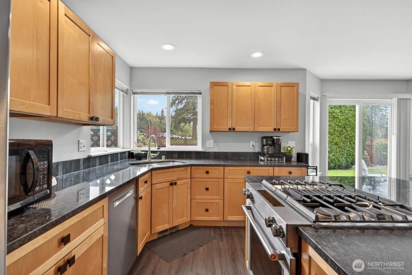 Property photo for 2215 37th Court, Anacortes photo 10