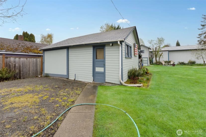 Property photo for 15120 Elm Street E, Sumner photo 32