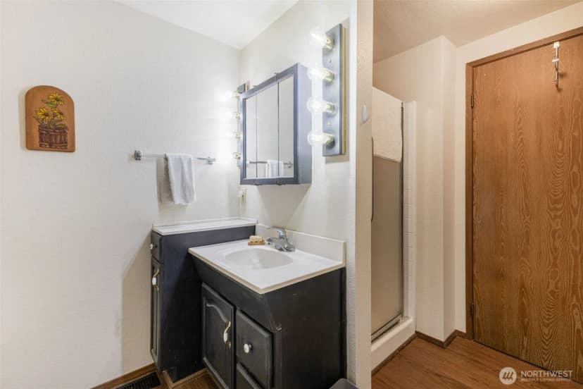 Property photo for 15120 Elm Street E, Sumner photo 18