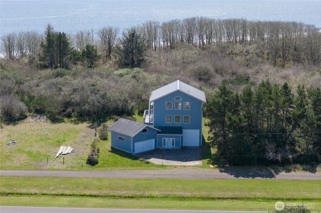 Property photo for 171 Marine View Drive Se, Ocean Shores