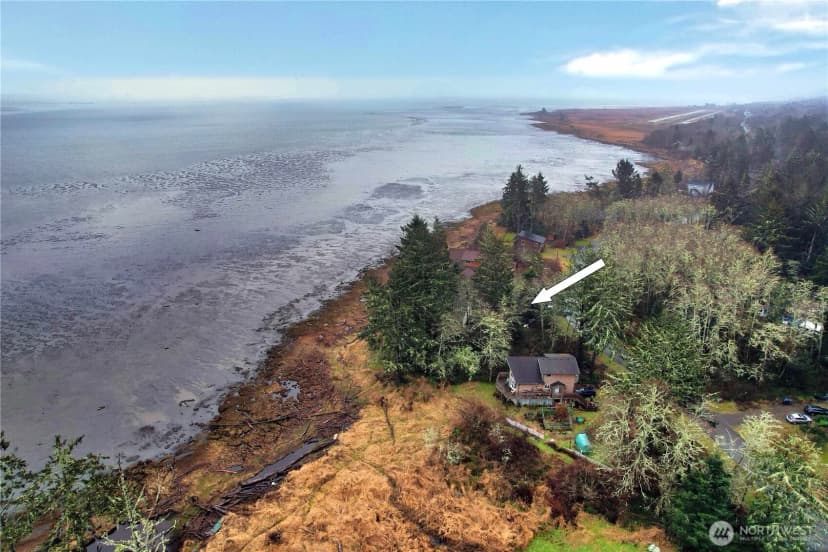 Property photo for 816 Duck Lake Drive Ne, Ocean Shores photo 2