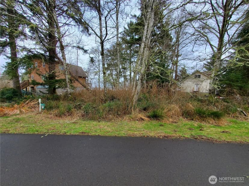 Property photo for 816 Duck Lake Drive Ne, Ocean Shores photo 10