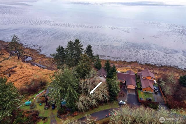 Property photo for 816 Duck Lake Drive Ne, Ocean Shores photo 5