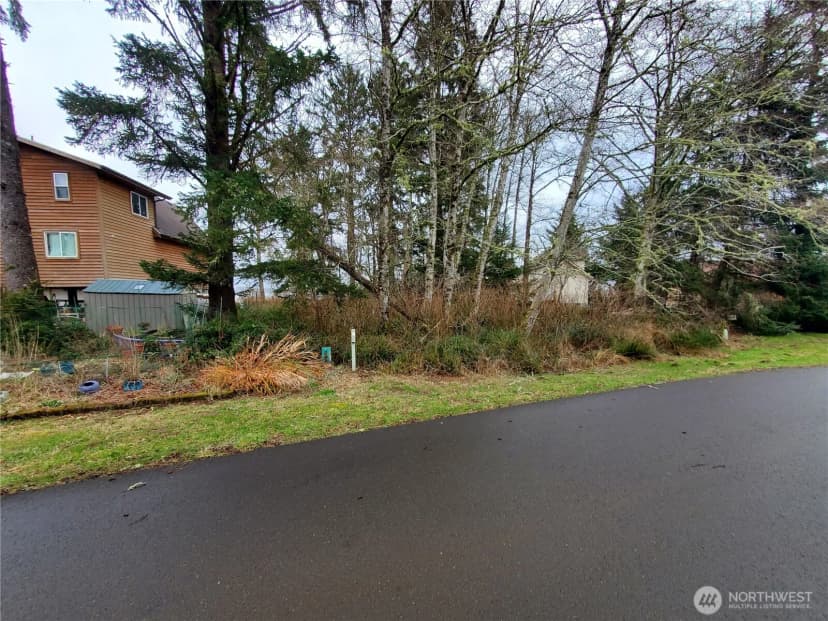 Property photo for 816 Duck Lake Drive Ne, Ocean Shores photo 13