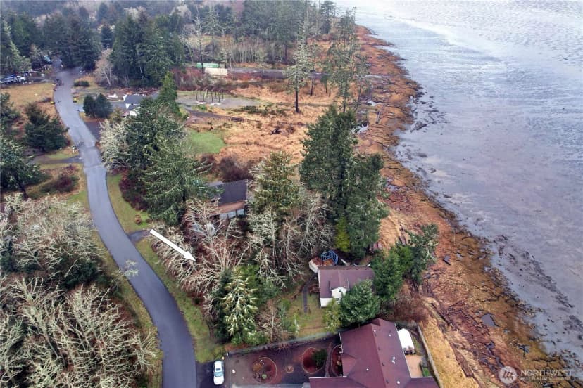Property photo for 816 Duck Lake Drive Ne, Ocean Shores photo 3