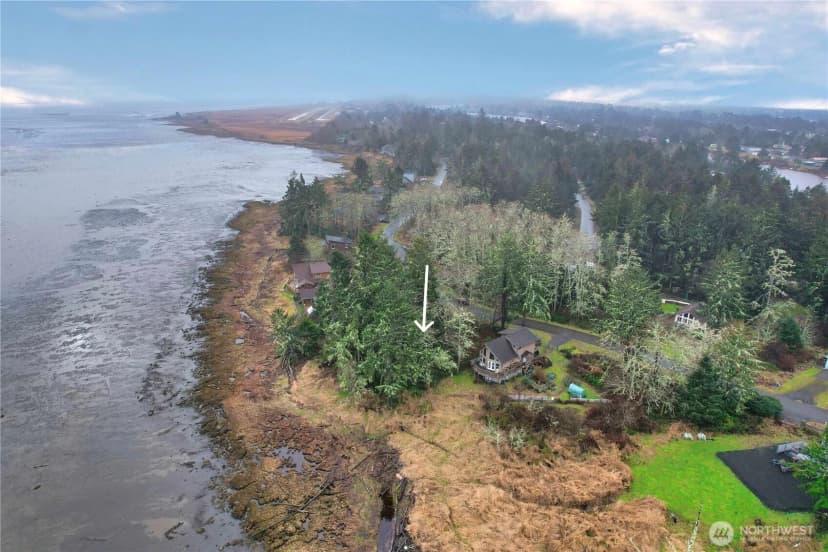 Property photo for 816 Duck Lake Drive Ne, Ocean Shores photo 8