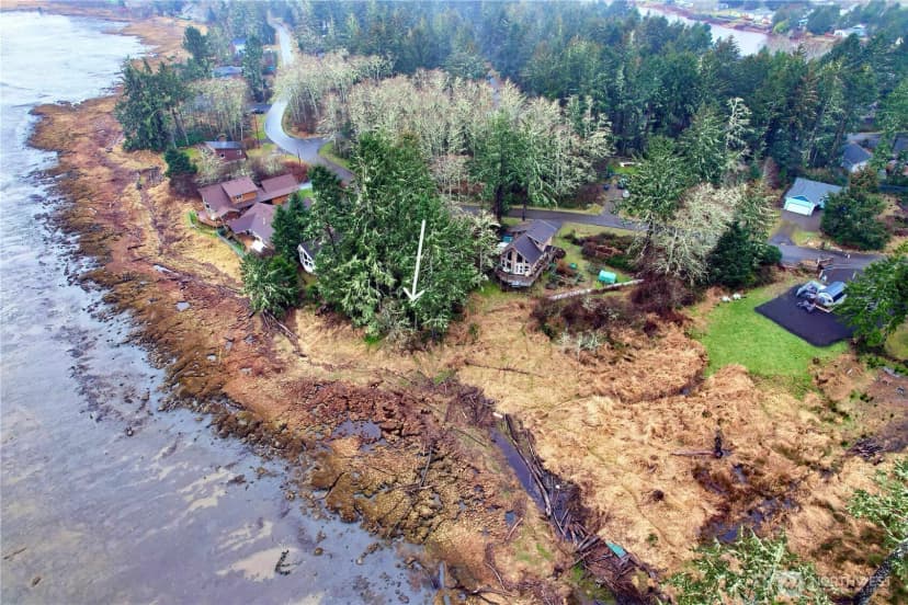 Property photo for 816 Duck Lake Drive Ne, Ocean Shores photo 7