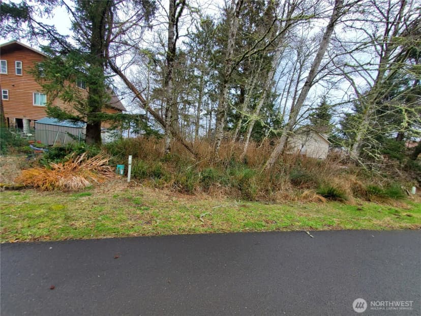 Property photo for 816 Duck Lake Drive Ne, Ocean Shores photo 12
