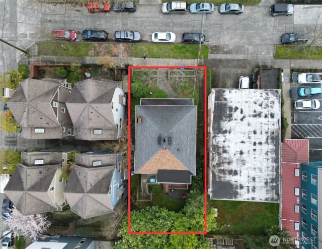 Property photo for 807 N 49th Street, Seattle photo 3