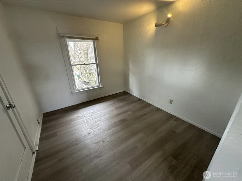 Property photo for 807 N 49th Street, Seattle photo 11