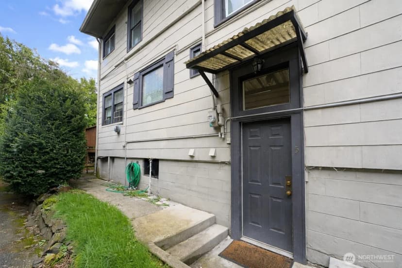 Property photo for 807 N 49th Street, Seattle photo 10