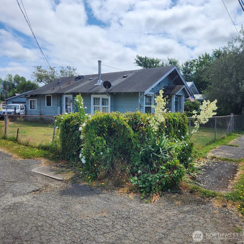 Property photo for 107 1st Street, Morton photo 14