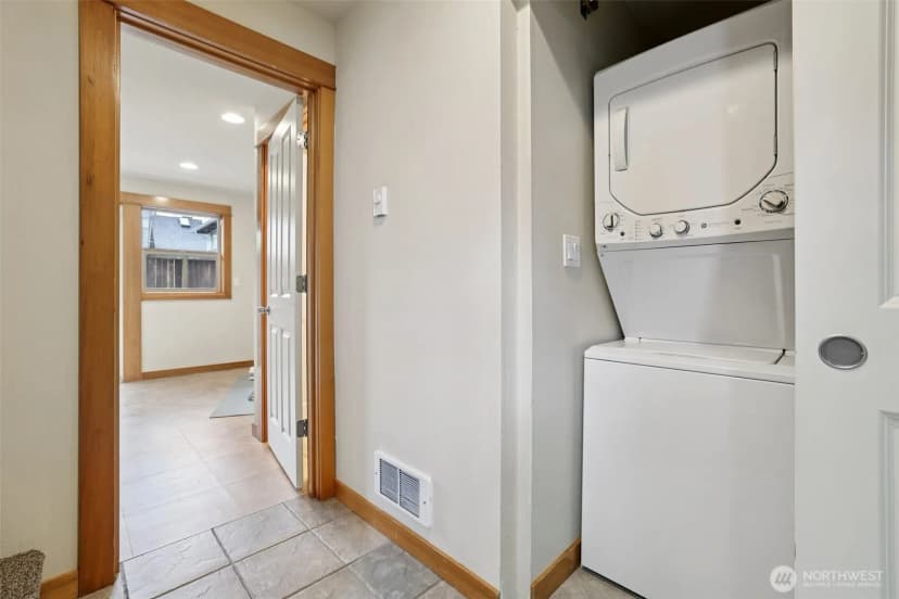 Property photo for 9047 17th Avenue Sw #a, Seattle photo 13