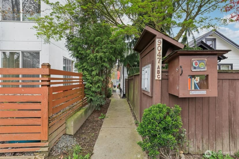 Property photo for 9047 17th Avenue Sw #a, Seattle photo 5
