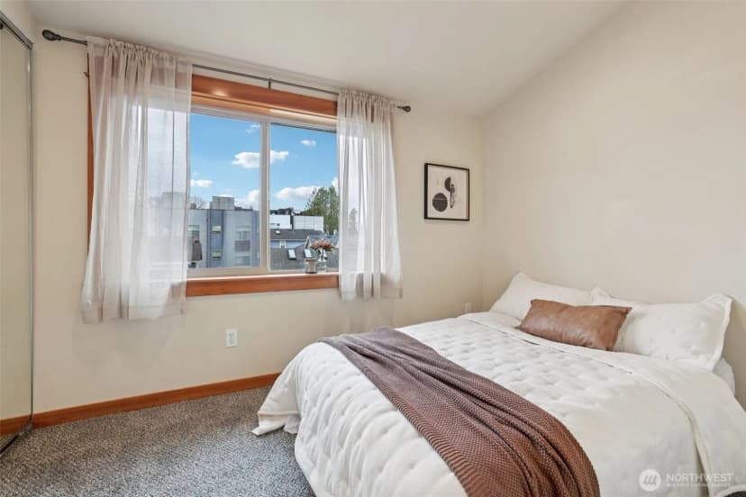 Property photo for 9047 17th Avenue Sw #a, Seattle photo 24