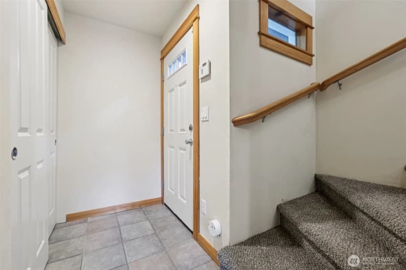 Property photo for 9047 17th Avenue Sw #a, Seattle photo 8