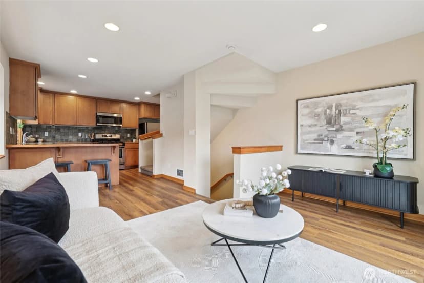Property photo for 9047 17th Avenue Sw #a, Seattle photo 14