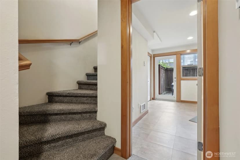 Property photo for 9047 17th Avenue Sw #a, Seattle photo 7