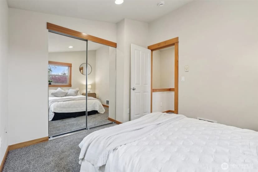 Property photo for 9047 17th Avenue Sw #a, Seattle photo 21