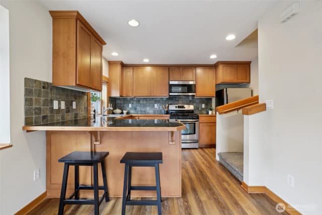 Property photo for 9047 17th Avenue Sw #a, Seattle photo 2