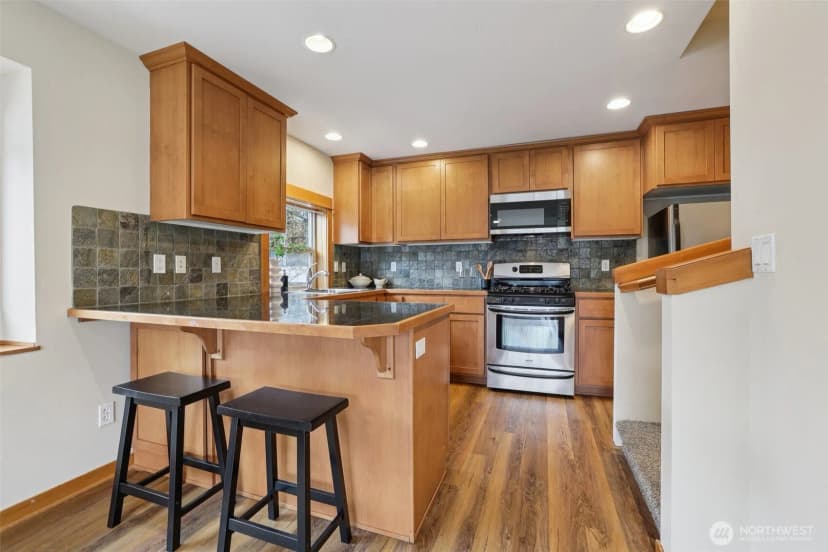 Property photo for 9047 17th Avenue Sw #a, Seattle photo 16