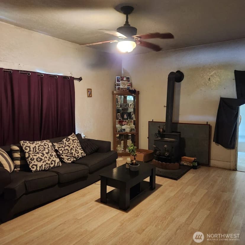 Property photo for 252 4th Street, Morton photo 2
