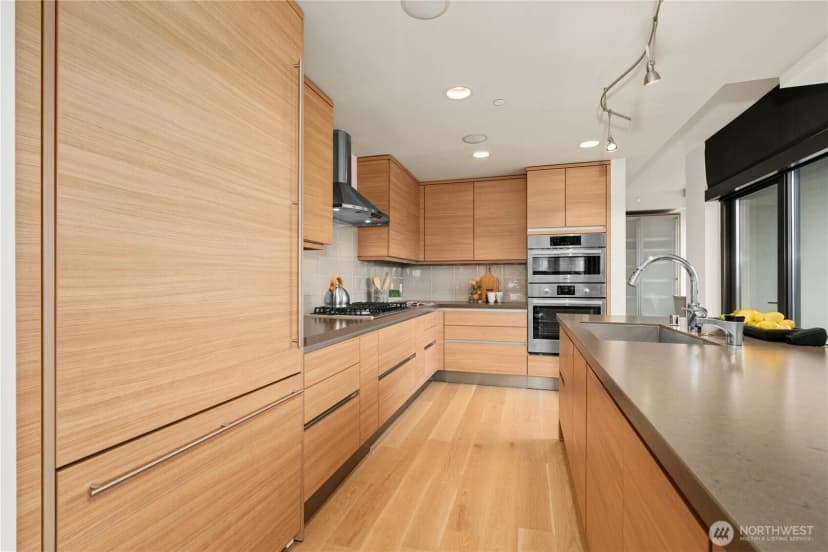 Property photo for 10000 Main Street ##605, Bellevue photo 14