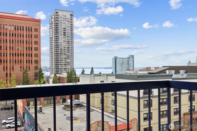 Property photo for 2100 3rd Avenue #802, Seattle photo 12