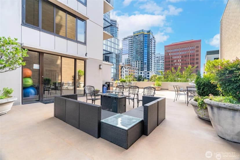 Property photo for 2100 3rd Avenue #802, Seattle photo 31