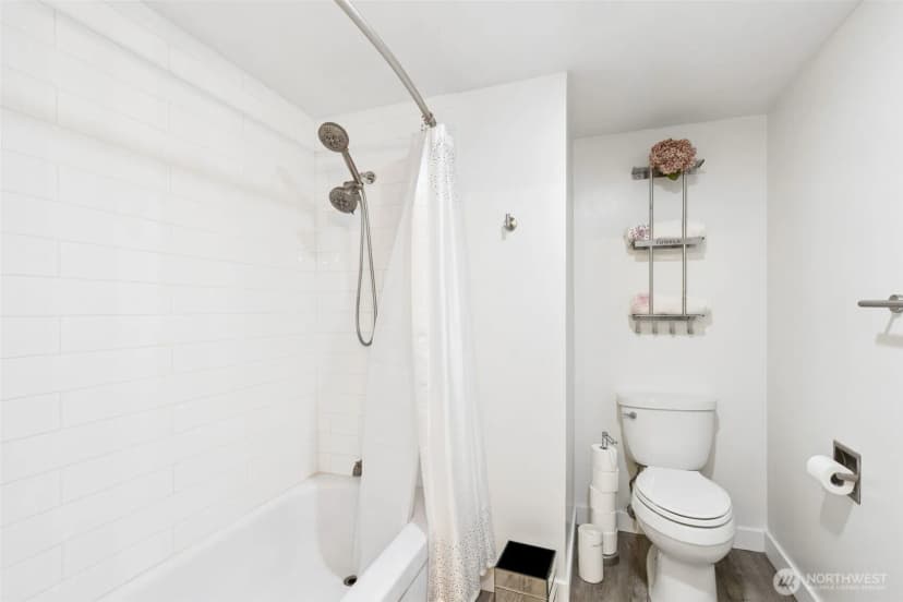 Property photo for 2100 3rd Avenue #802, Seattle photo 16