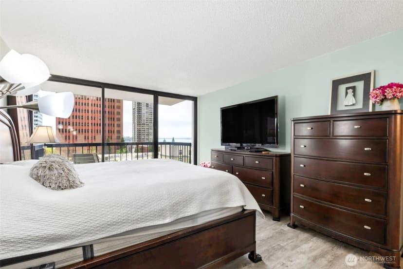 Property photo for 2100 3rd Avenue #802, Seattle photo 14
