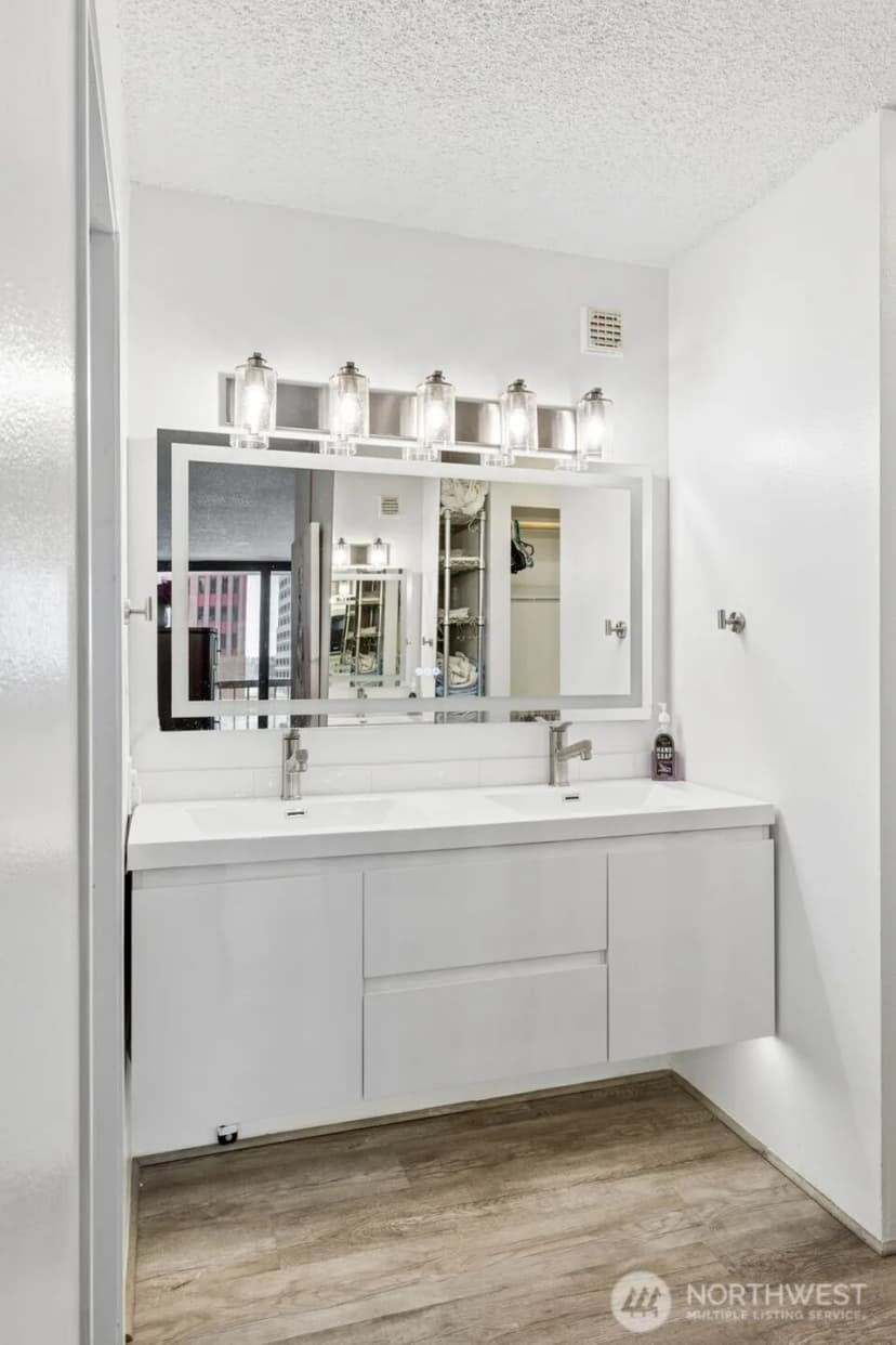 Property photo for 2100 3rd Avenue #802, Seattle photo 15