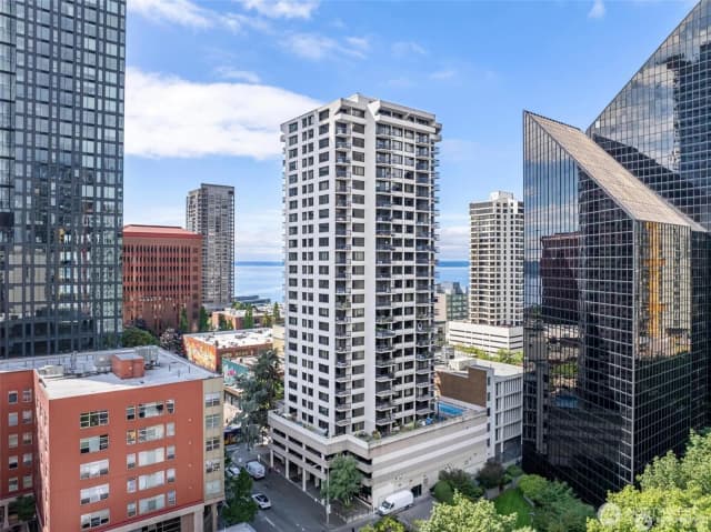 Property photo for 2100 3rd Avenue #802, Seattle