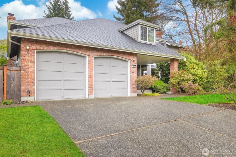 Property photo for 3877 113th Avenue Ne, Bellevue photo 2
