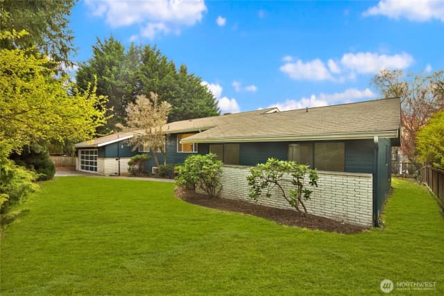 Property photo for 12511 37th Avenue Ne, Seattle photo 2