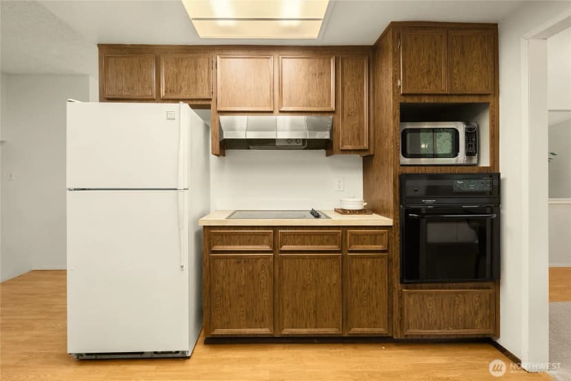 Property photo for 12511 37th Avenue Ne, Seattle photo 11