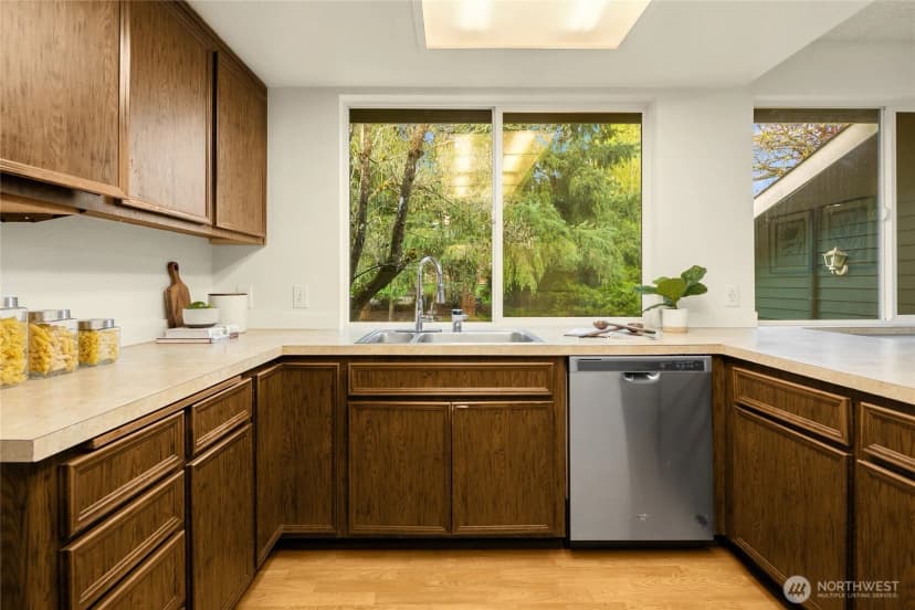 Property photo for 12511 37th Avenue Ne, Seattle photo 16