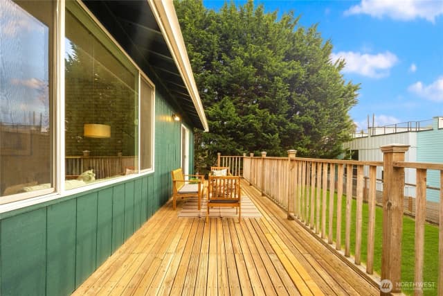 Property photo for 12511 37th Avenue Ne, Seattle photo 4